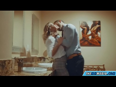 ❤️ Keď vás prsnatá blondínka zvádza na verejných toaletách ️❌ Anal video na sk.porn-93.ru ❌